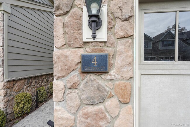 Building Photo - 4 Goldman Ct