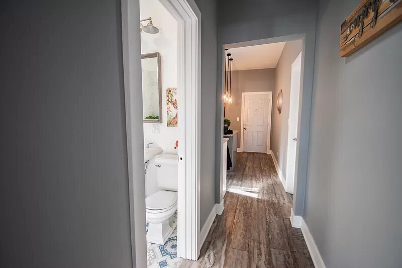 Corridor - 518 N Troy St