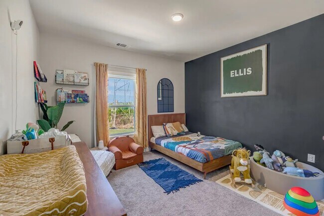 Building Photo - 3639 Hydes Ferry Rd