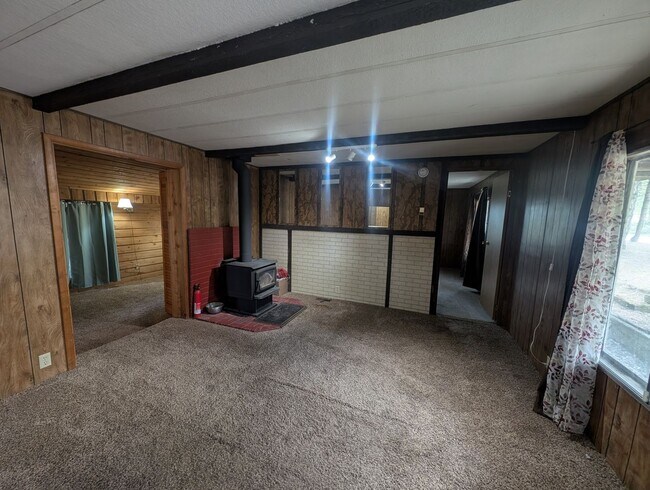 Building Photo - 2 Bed 2 Bath in Usk