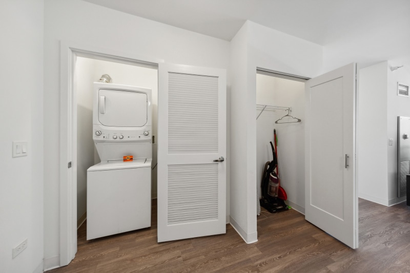 Building Photo - 156 W Erie St