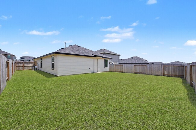 Building Photo - 40839 Hawthorne Glades St