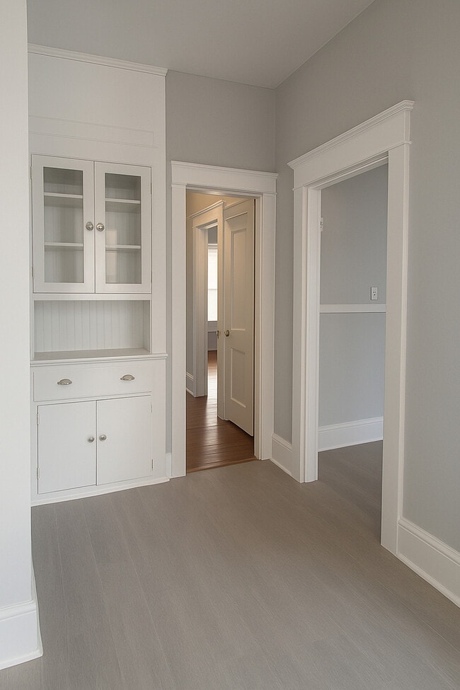 Building Photo - Charming Bungalow Near Downtown – Pet Frie...