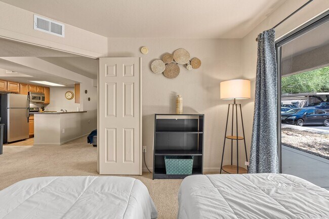 Building Photo - Furnished 3 Bedroom close to Downtown Tucson Pima West and U of A