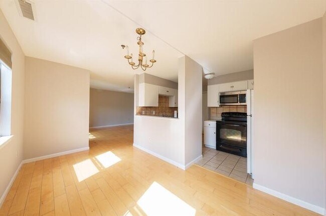 Building Photo - 1 Richdale Ave