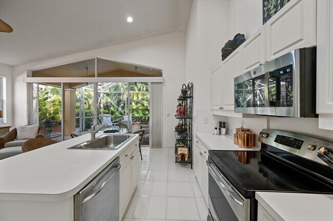 Building Photo - 4362 Kensington Park Way