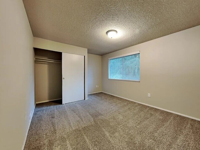 Building Photo - 31512 27th Ave SW