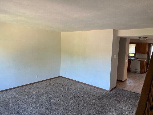 Building Photo - 1361 Field Ct