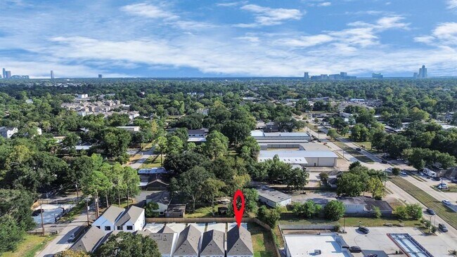 Building Photo - 2347 Hoskins Dr