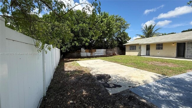 Building Photo - 2740 NW 9th St