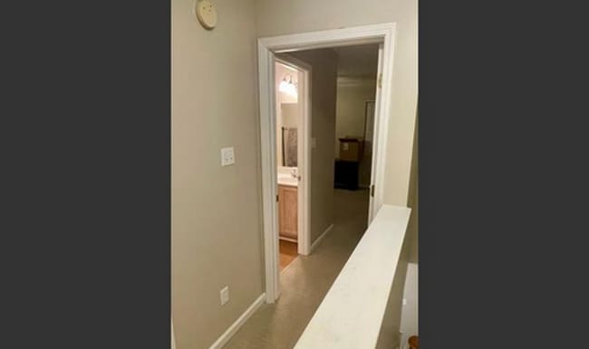 Building Photo - 3 Bed/2 Bath