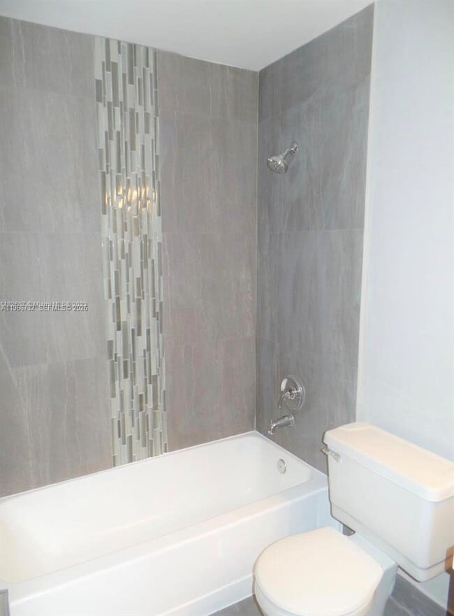 Building Photo - 1281 SW 46th Ave