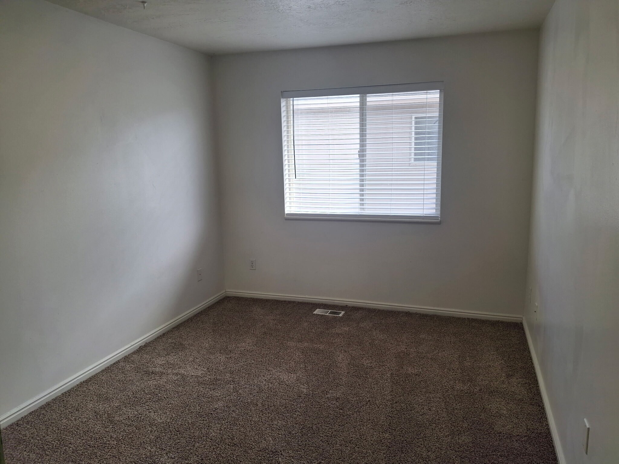 Building Photo - 1376 N 260 W