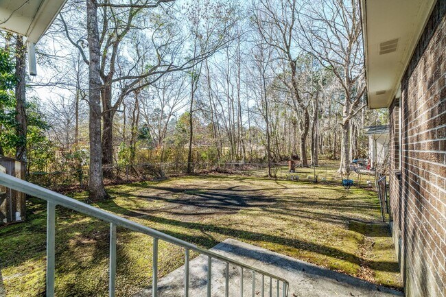 Building Photo - 118 Roberta Dr