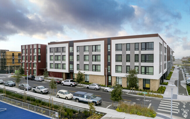 Building Photo - The Starling