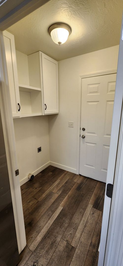 Building Photo - Herriman 6 Bedroom Home!!