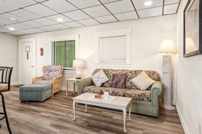Building Photo - 7785 Estero Blvd