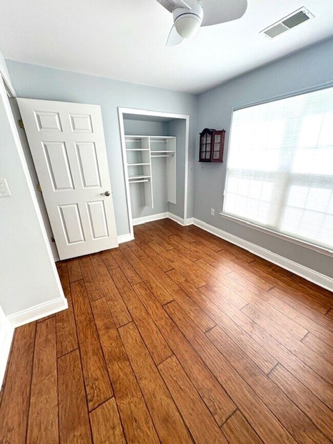 Building Photo - 1st Floor Annapolis 3 bed / 2 bath Condo