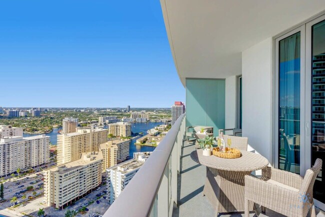 Building Photo - 4111 S Ocean Dr