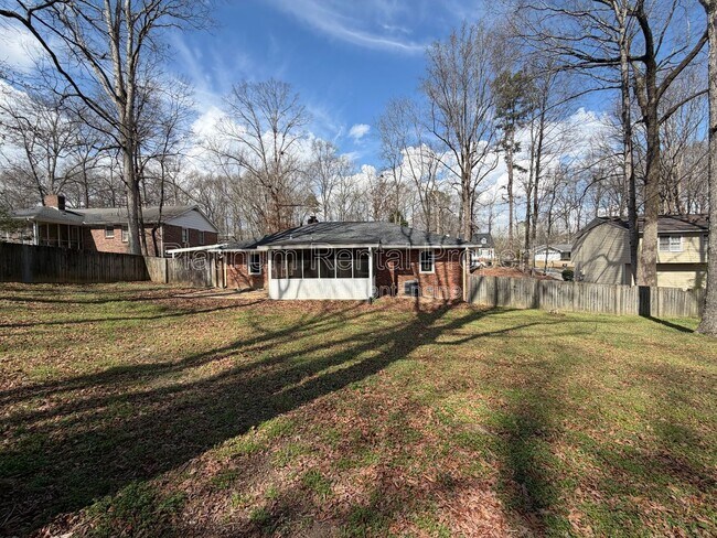 Building Photo - 2396 Hidden Ln