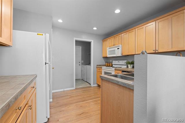 Building Photo - 8019 S Kittredge Ct
