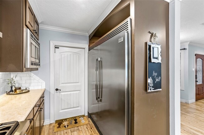 Building Photo - 112 April Wind Dr E