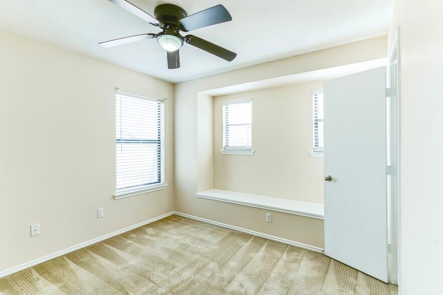 Building Photo - 9147 Sage Loop Ct