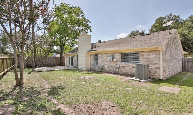 Building Photo - 13303 Hampton Falls Dr