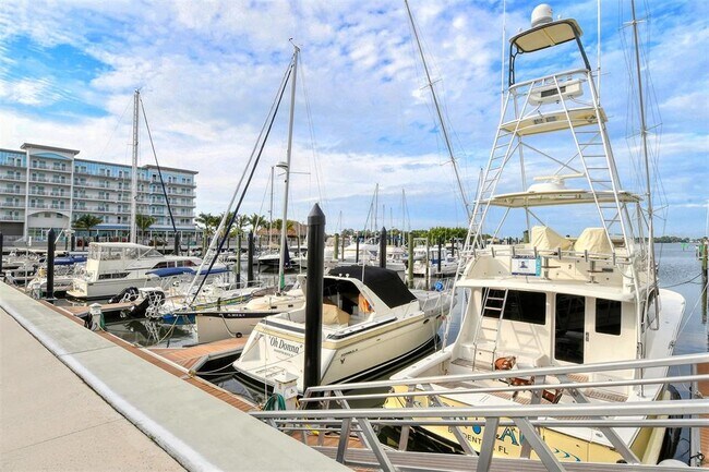 Building Photo - 280 St Lucia Dr