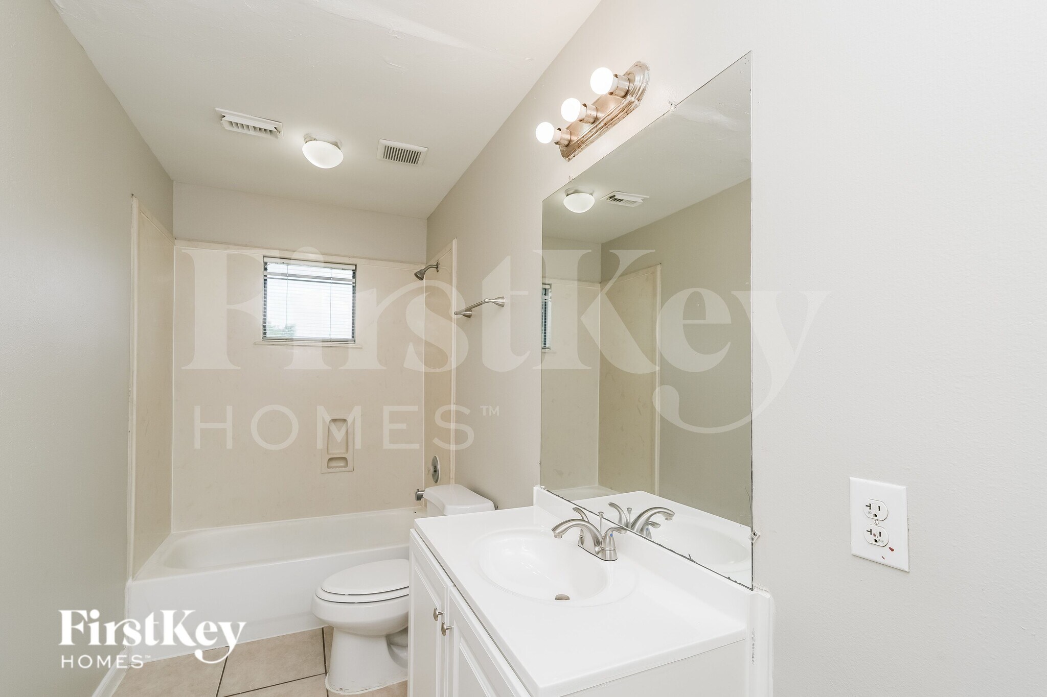 Building Photo - 2920 La Estancia Ln