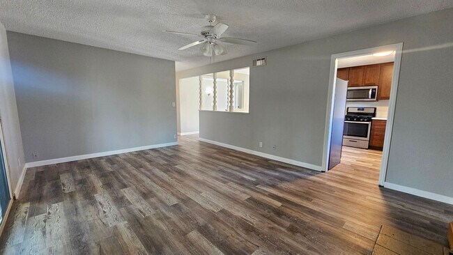 Building Photo - 3 bedroom 2 bath House in Escondido