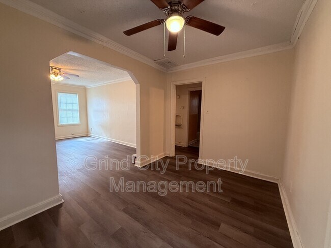 Building Photo - 2668 Browning Ave