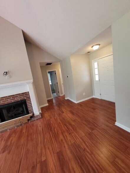 Building Photo - 45 Rockland Ct