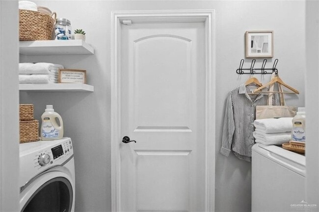 Building Photo - 10925 N 30th St