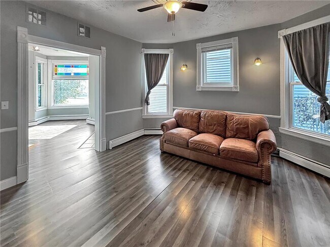 Building Photo - 417 Mt Ida St