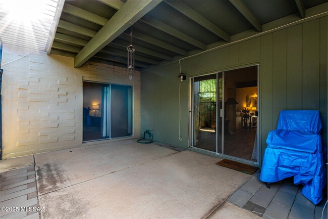 Building Photo - 4254 E La Cienega Dr