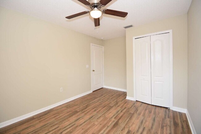 Building Photo - 3 Richelieu Ln