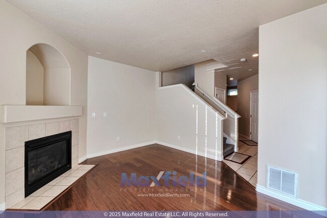 Building Photo - Wonderful 4BD 3.5BTH 2GAR Home in Lehi