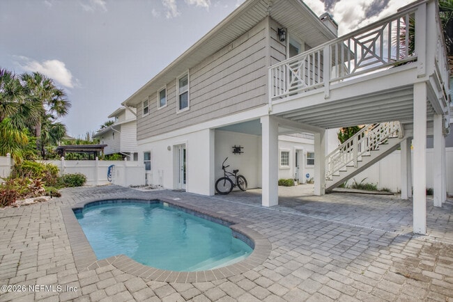 Building Photo - 1766 Beach Ave