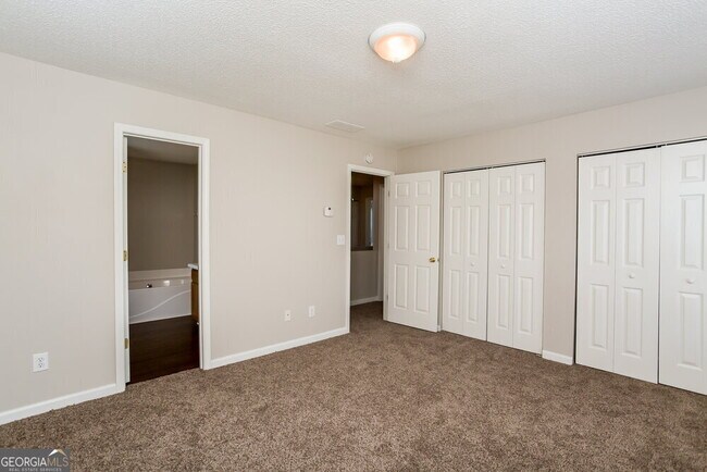 Building Photo - 1607 Thornwick Trace