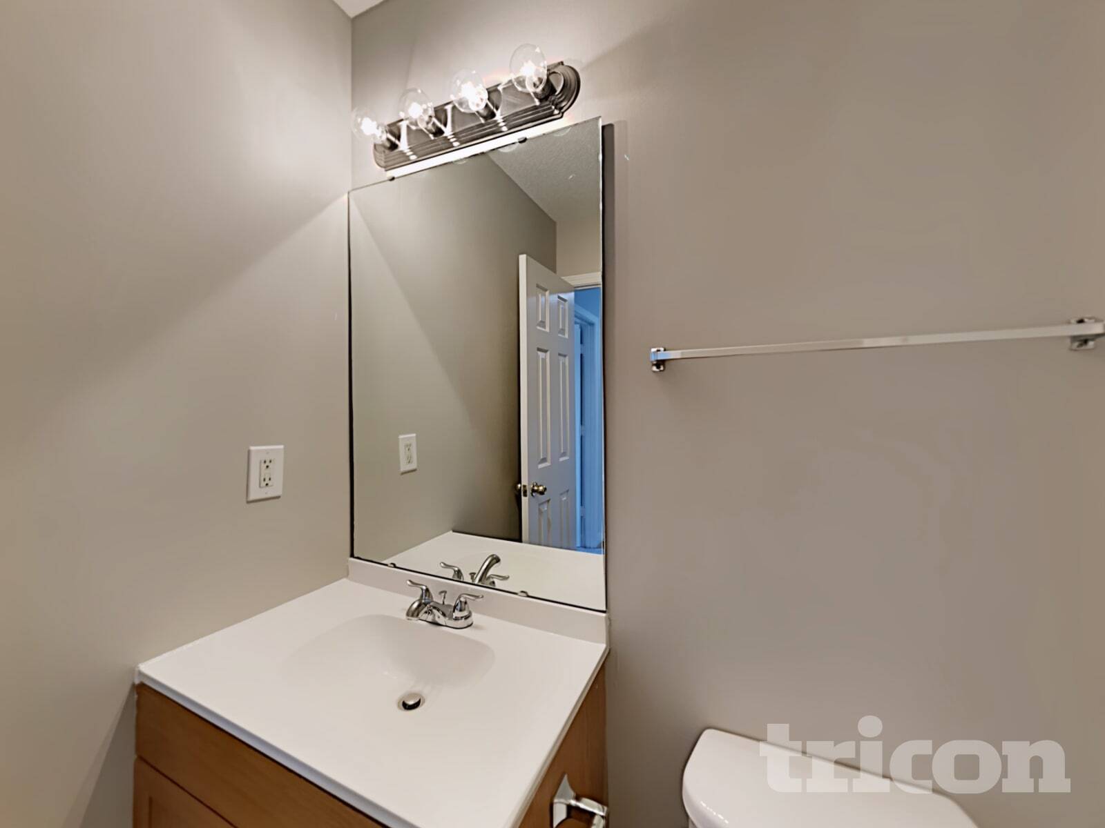 Building Photo - 7117 Red Bud Cir