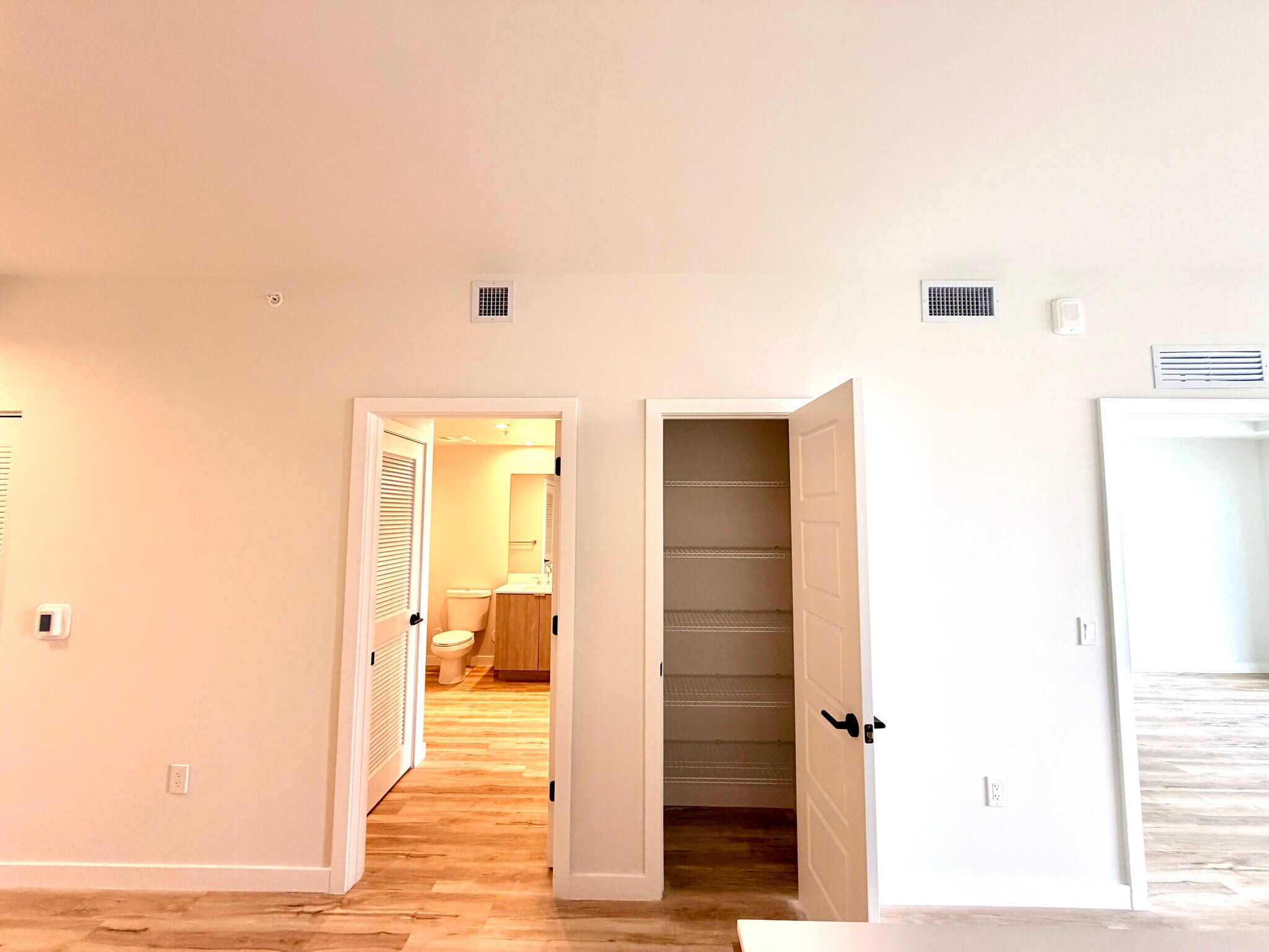 Building Photo - 421 SW 5th Ave