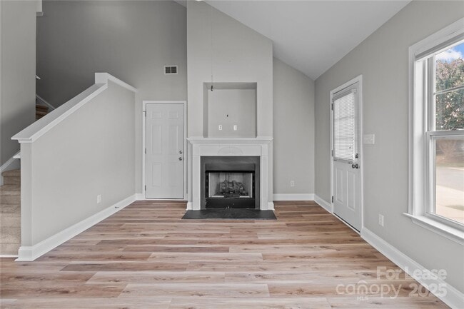 Building Photo - 17331 Villanova Rd