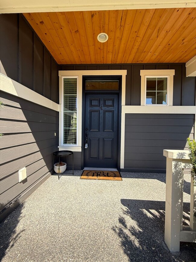 Building Photo - Spacious 3BR + Bonus Timber Creek Home for...