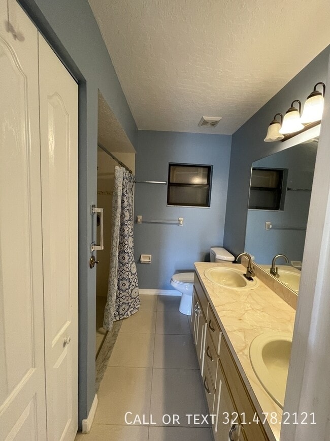 Building Photo - 611 Americana Blvd NE