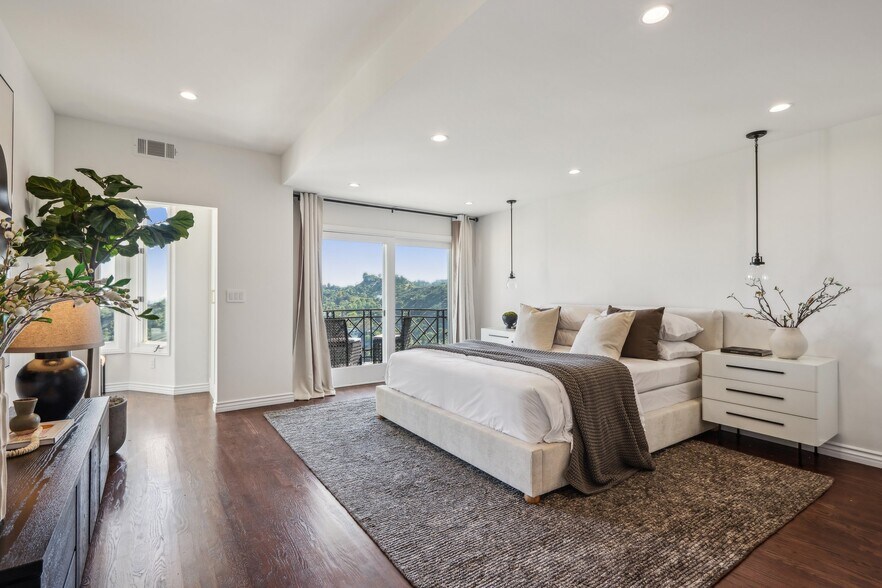 Building Photo - 2411 Mount Olympus Dr