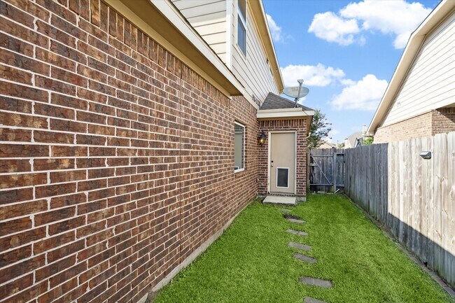 Building Photo - 6159 Flint Ct