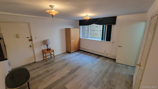 Building Photo - 63-25B Bourton St