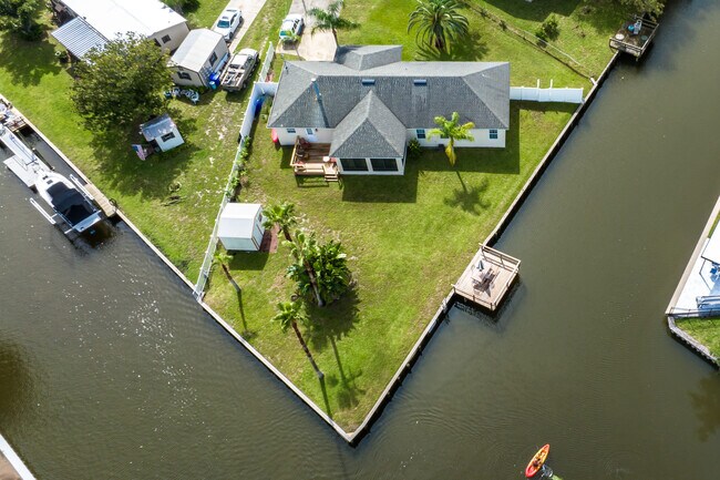 Building Photo - 298 Ventura Rd