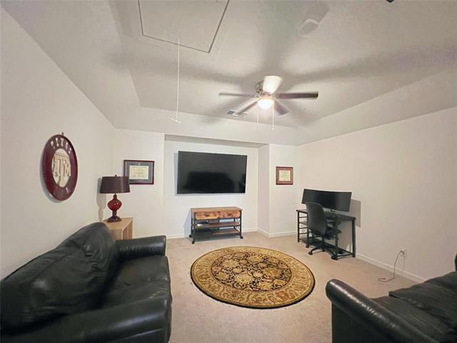 Building Photo - 2410 Doncaster Dr